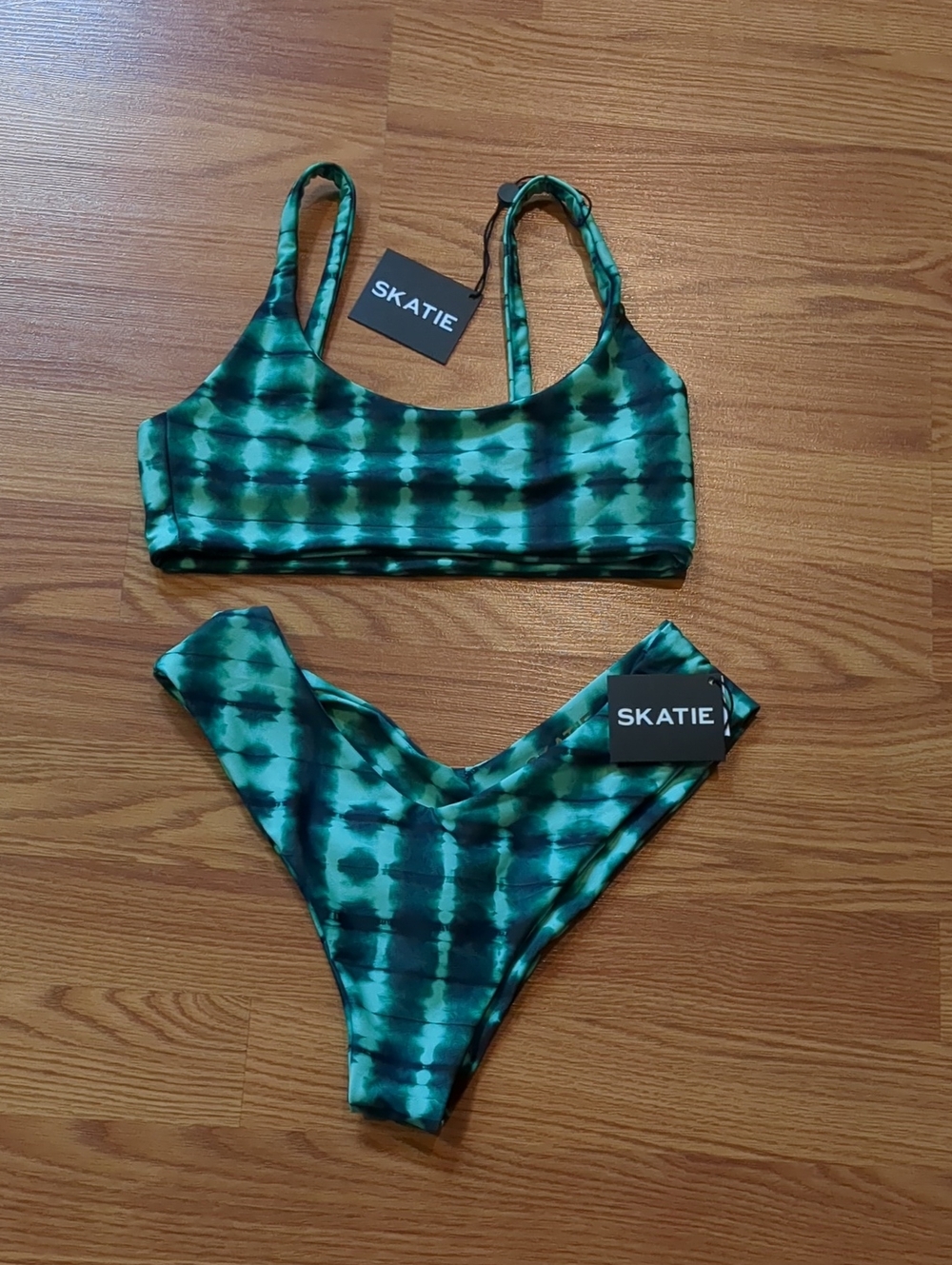 Skatie NWT Bikini Set Maddie Top Small Cheeky Bottoms Medium Green Tie Dye